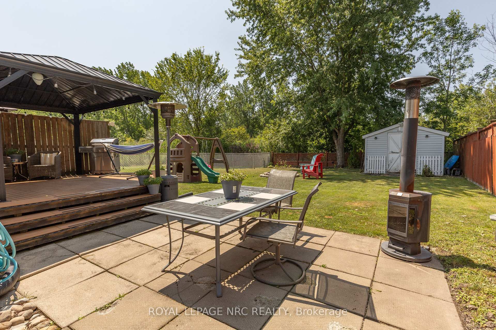 Photo 25 of 215 Windsor Street, Welland, Broadway — HOMEH