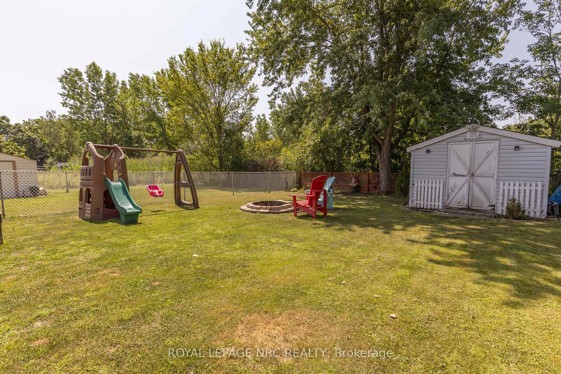 Photo 26 of 215 Windsor Street, Welland, Broadway — HOMEH