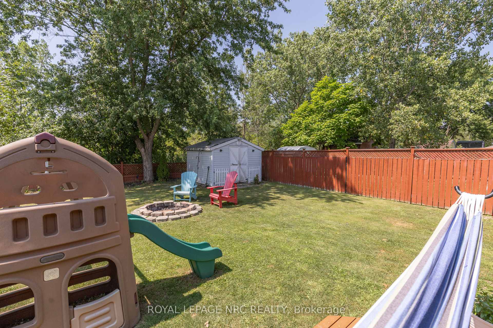 Photo 27 of 215 Windsor Street, Welland, Broadway — HOMEH