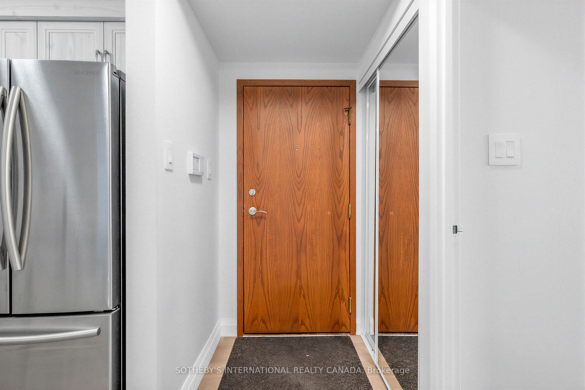 Photo 2 of Unit 702, 10 Queens Quay W, Toronto, Waterfront Communities — HOMEH