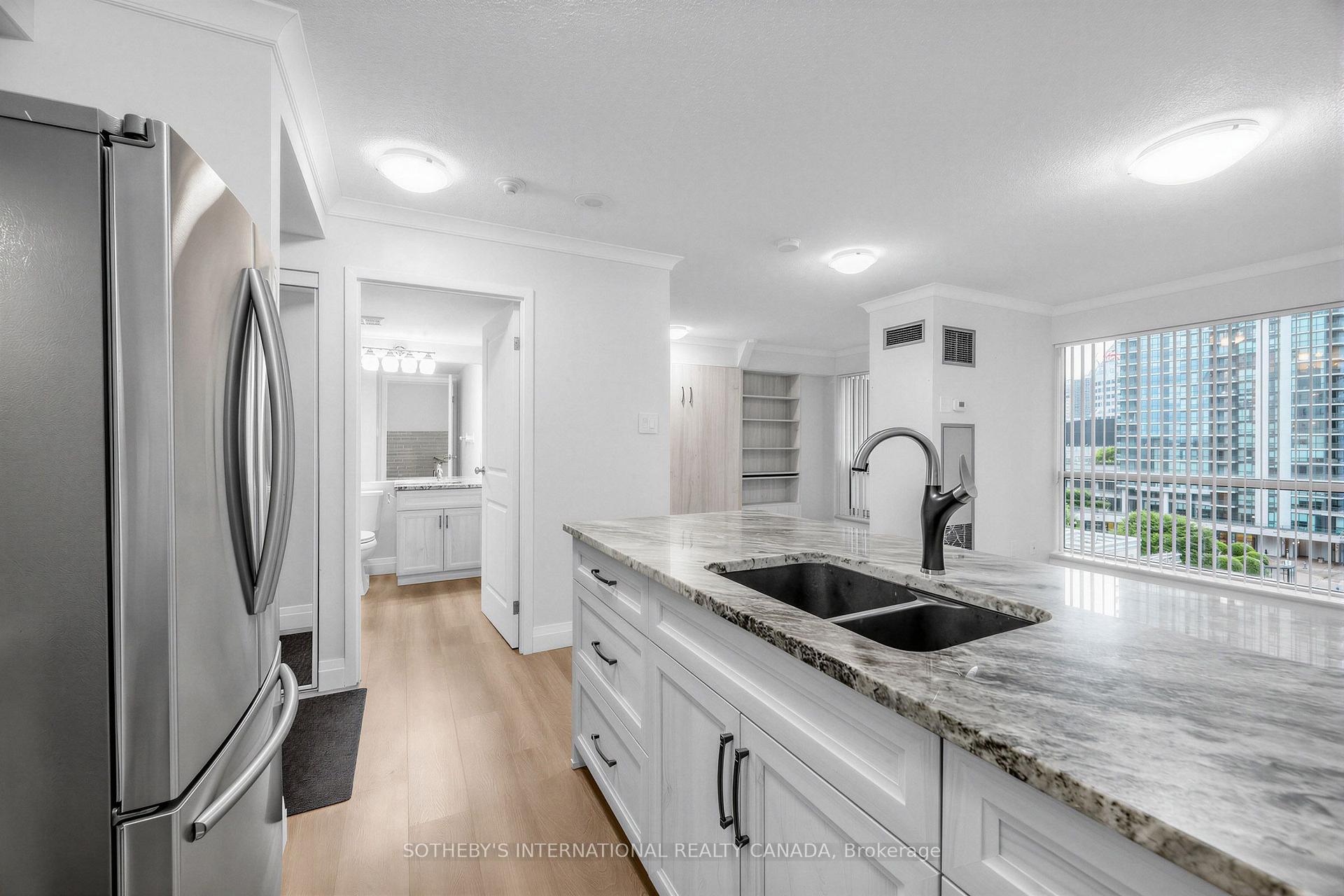 Photo 5 of Unit 702, 10 Queens Quay W, Toronto, Waterfront Communities — HOMEH