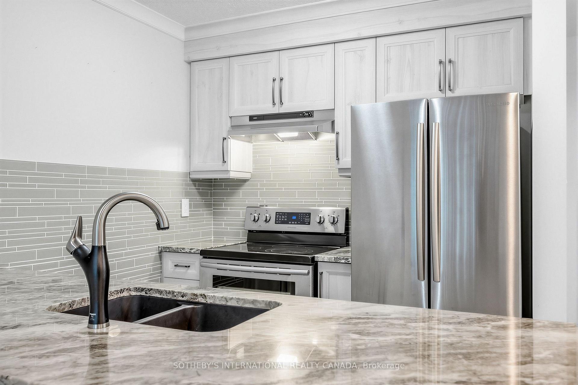 Photo 8 of Unit 702, 10 Queens Quay W, Toronto, Waterfront Communities — HOMEH