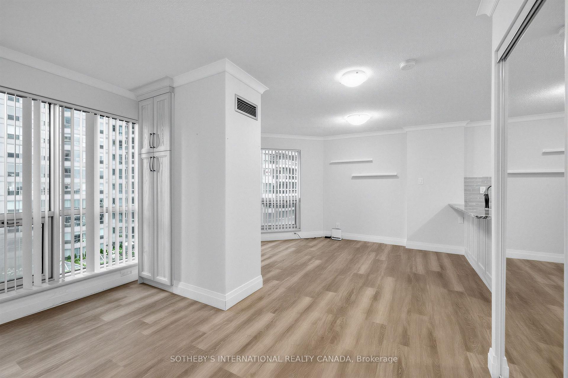 Photo 17 of Unit 702, 10 Queens Quay W, Toronto, Waterfront Communities — HOMEH
