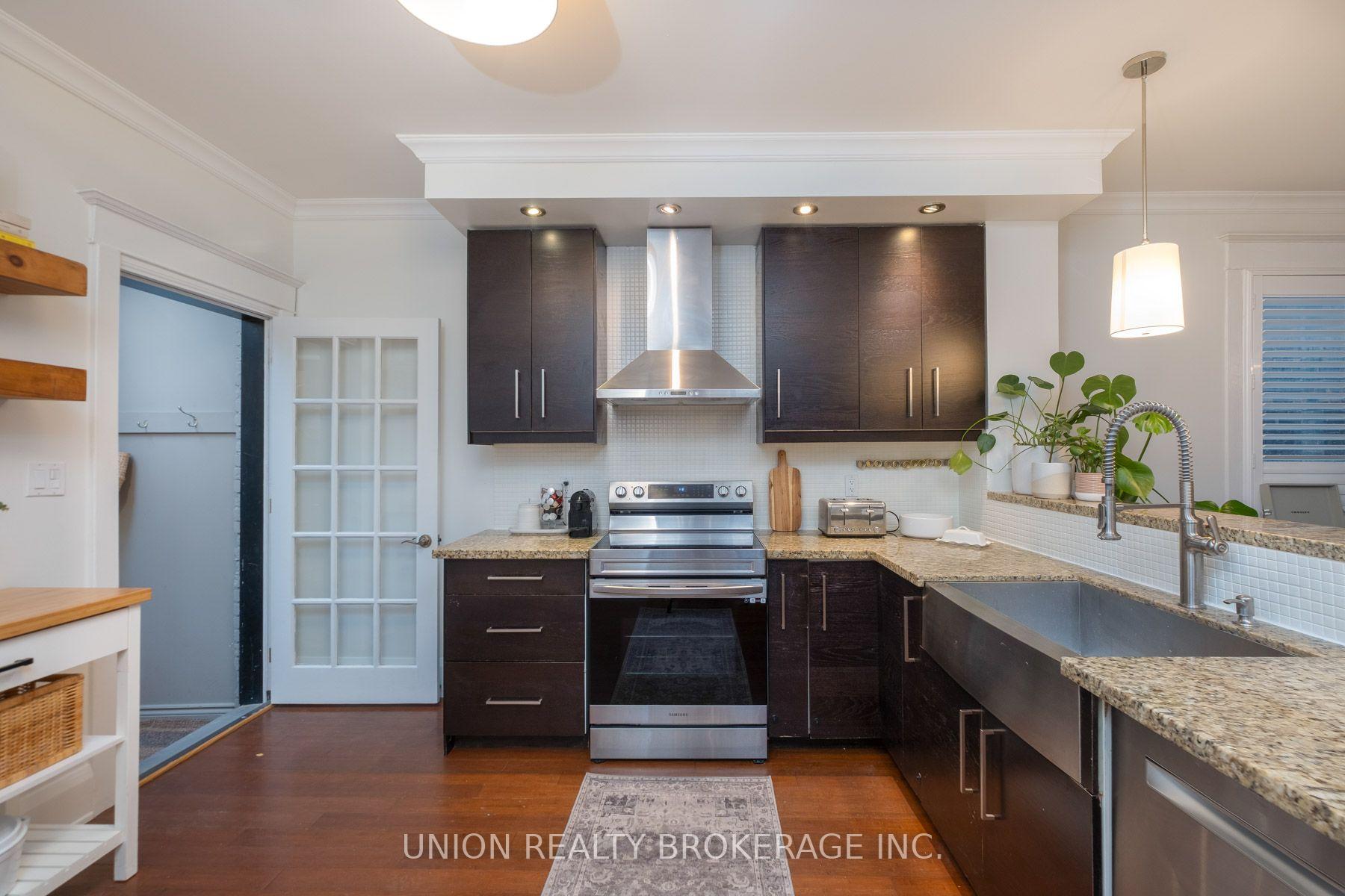 Photo 10 of 339 Kingston Road, Toronto, The Beaches — HOMEH