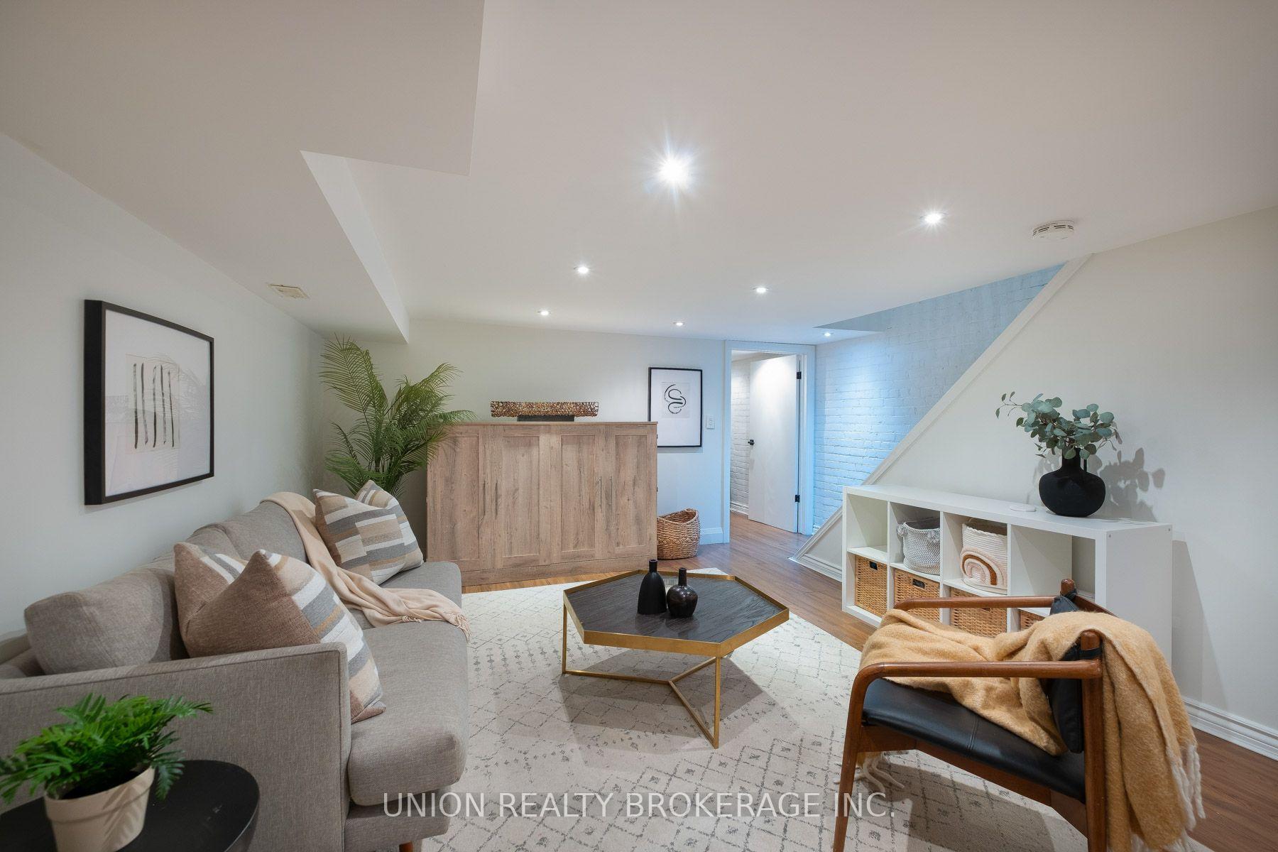 Photo 19 of 339 Kingston Road, Toronto, The Beaches — HOMEH