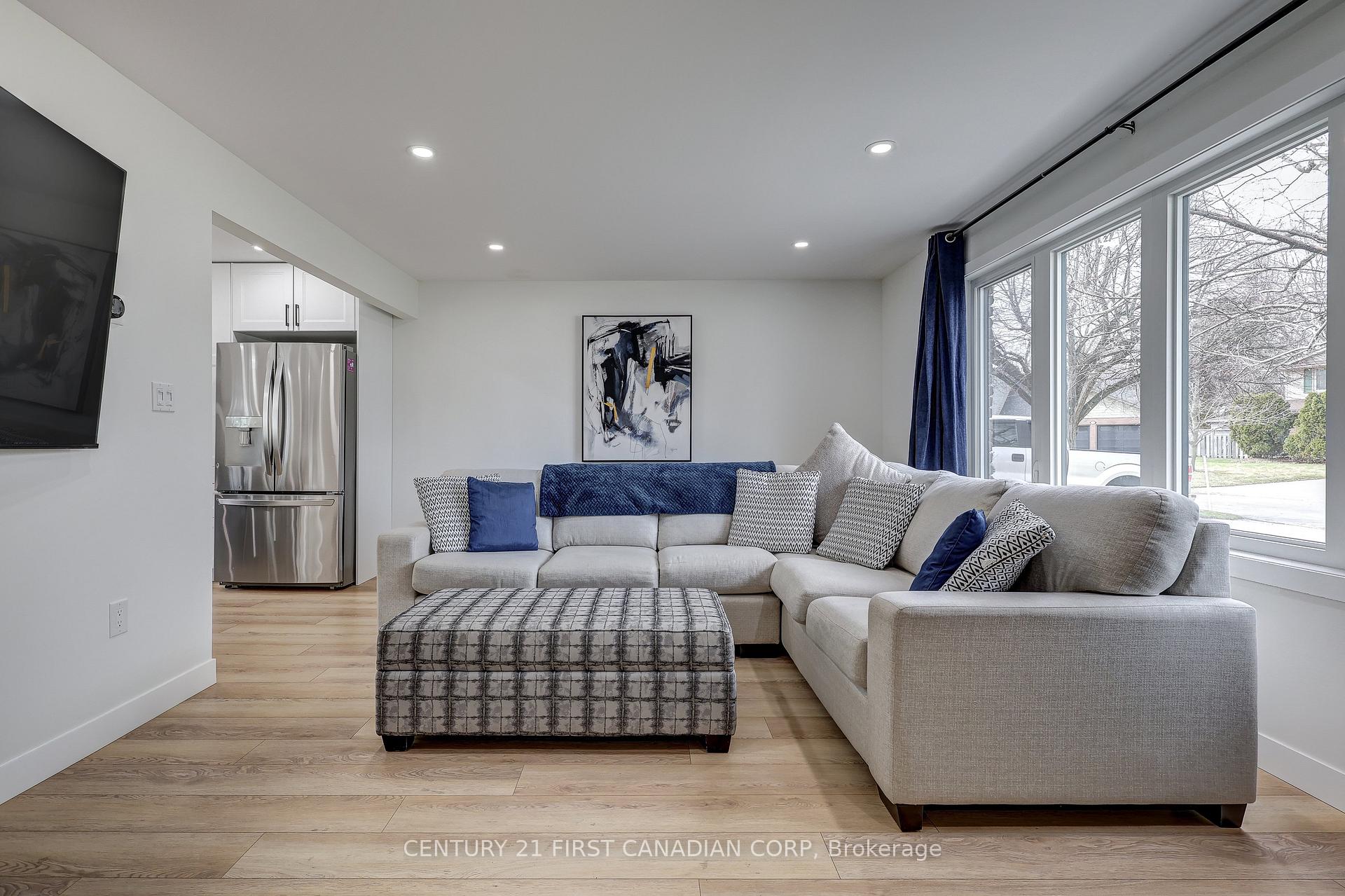 Photo 10 of 123 Hillsmount Crescent, London, South M — HOMEH