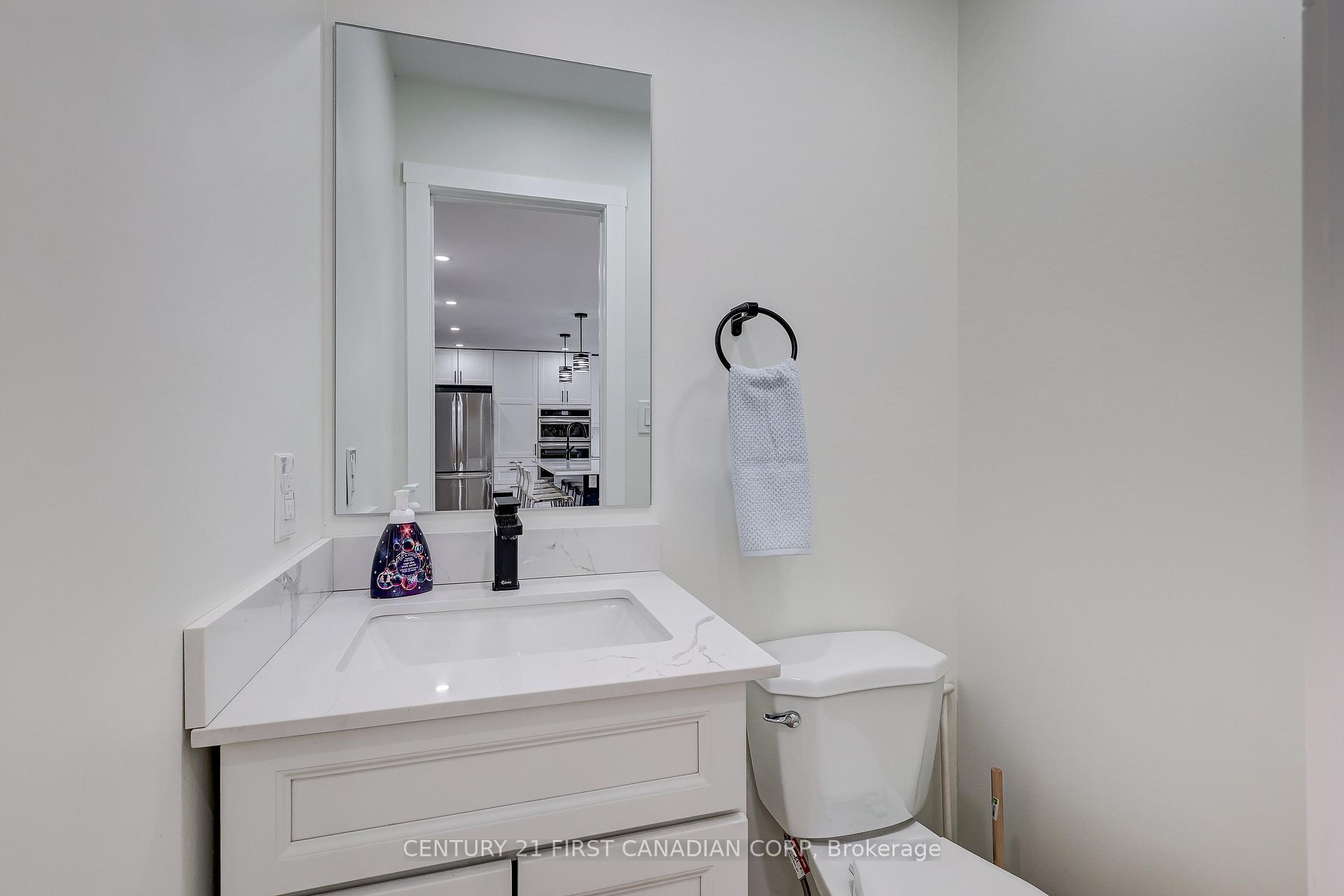 Photo 12 of 123 Hillsmount Crescent, London, South M — HOMEH