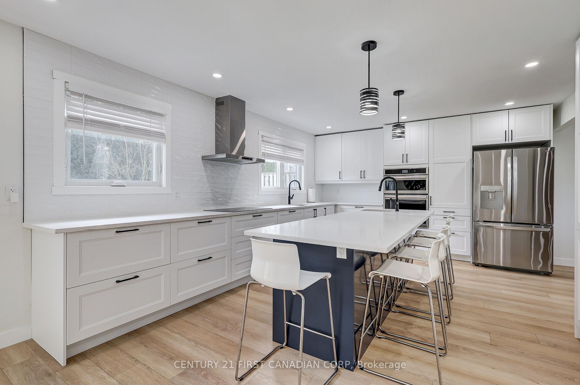 Photo 14 of 123 Hillsmount Crescent, London, South M — HOMEH