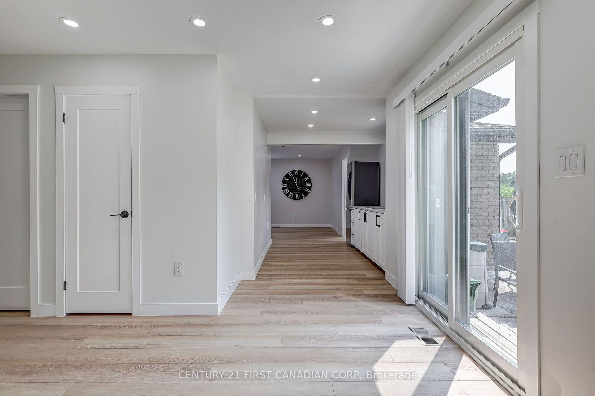 Photo 19 of 123 Hillsmount Crescent, London, South M — HOMEH