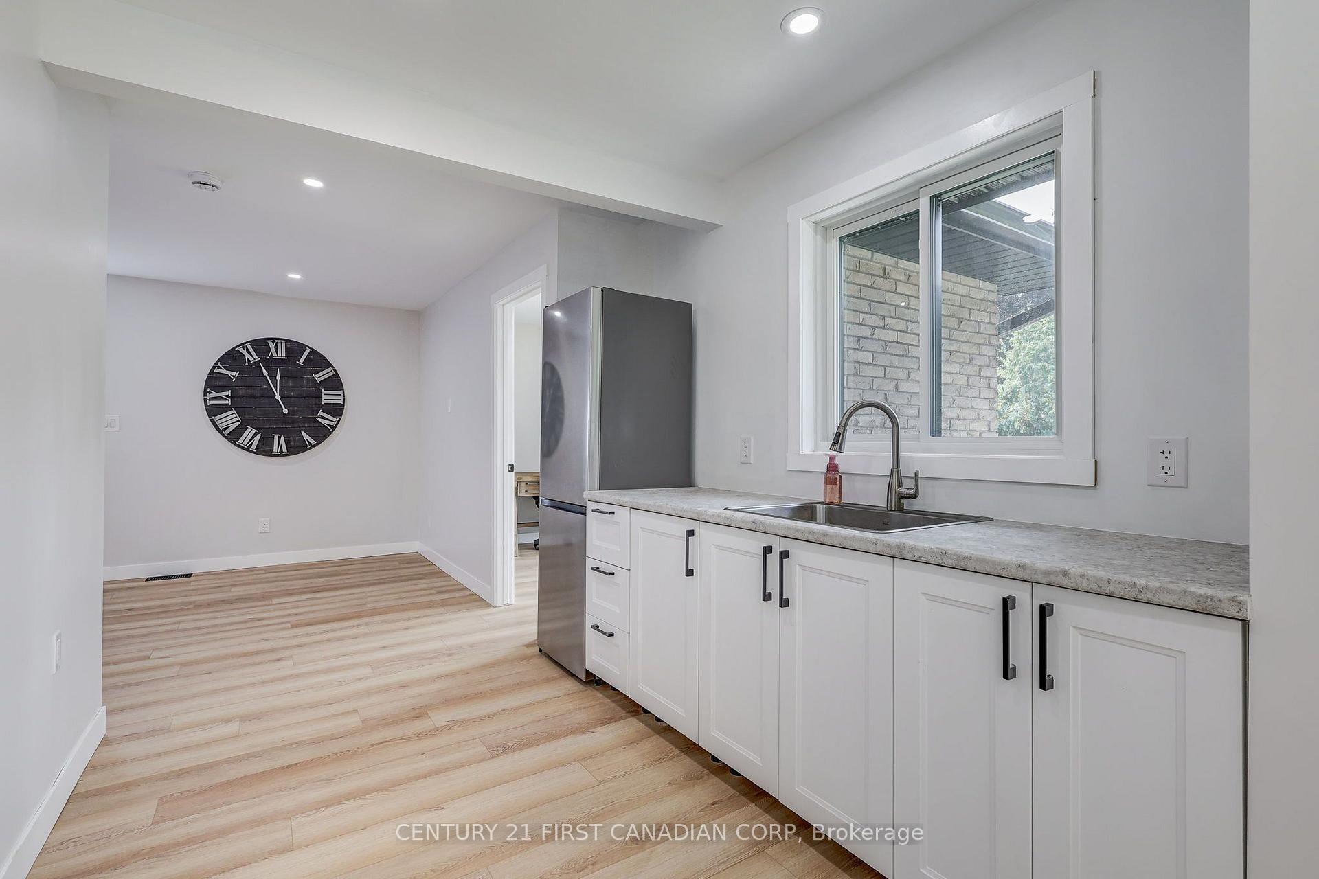 Photo 21 of 123 Hillsmount Crescent, London, South M — HOMEH