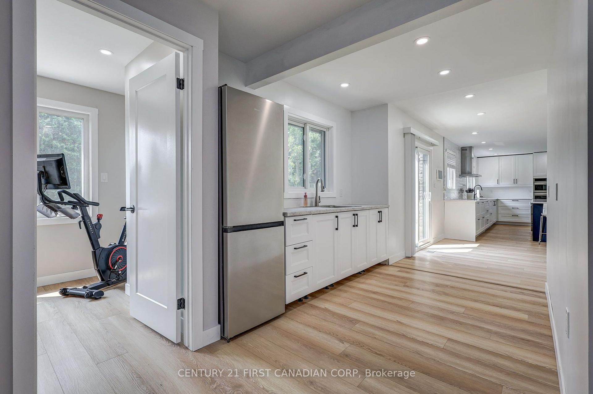Photo 26 of 123 Hillsmount Crescent, London, South M — HOMEH
