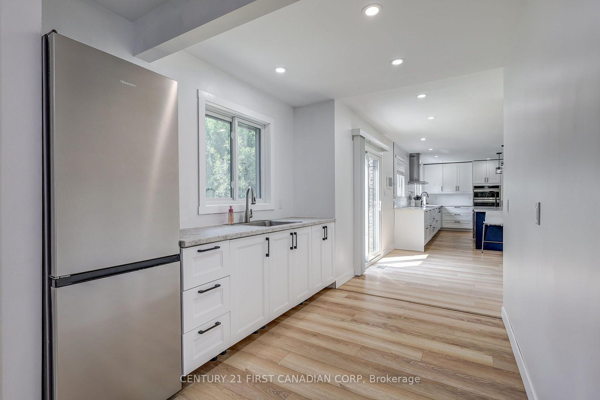 Photo 27 of 123 Hillsmount Crescent, London, South M — HOMEH