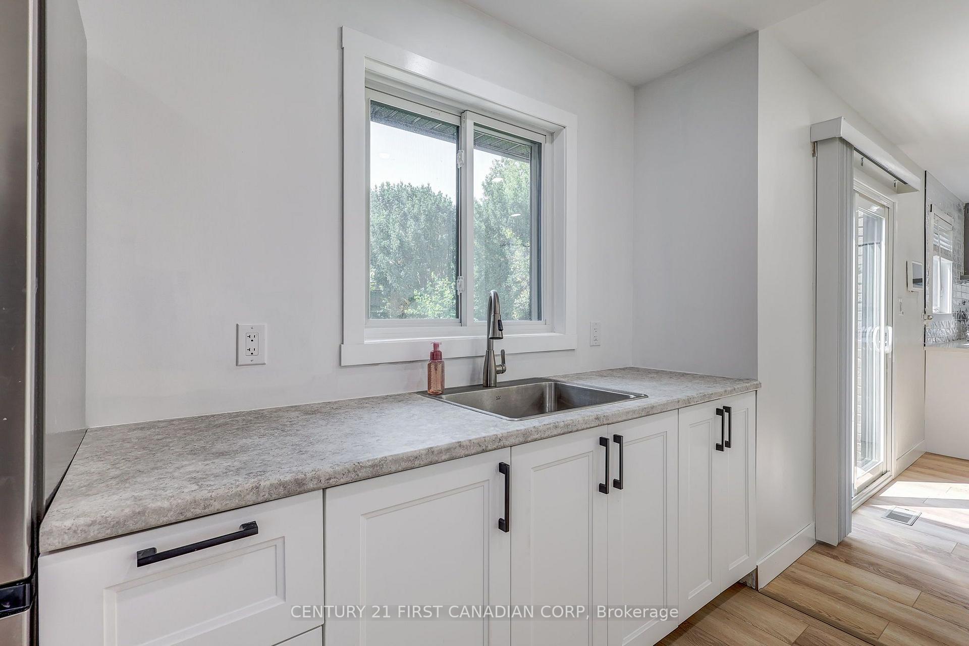 Photo 28 of 123 Hillsmount Crescent, London, South M — HOMEH