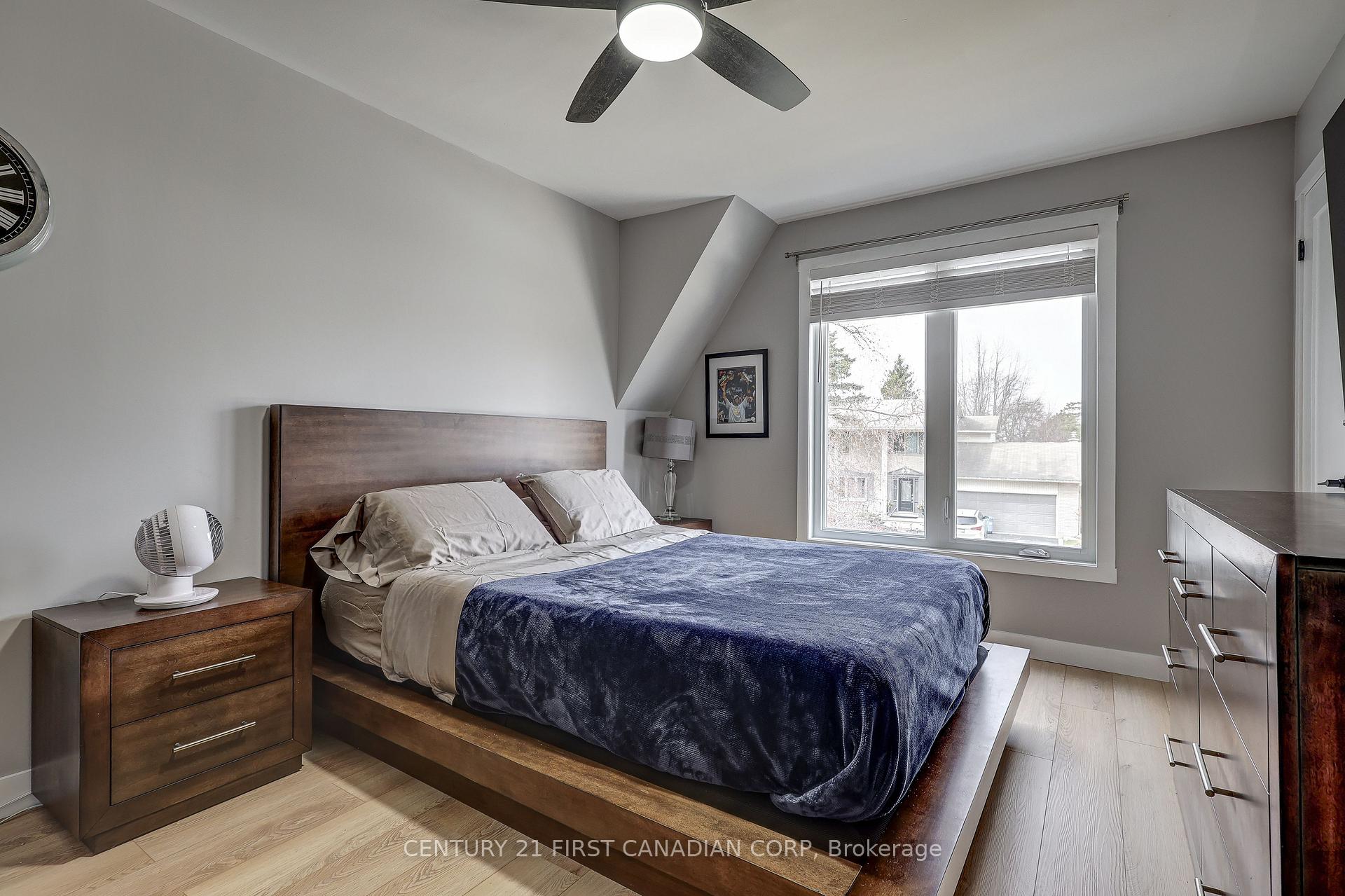 Photo 34 of 123 Hillsmount Crescent, London, South M — HOMEH