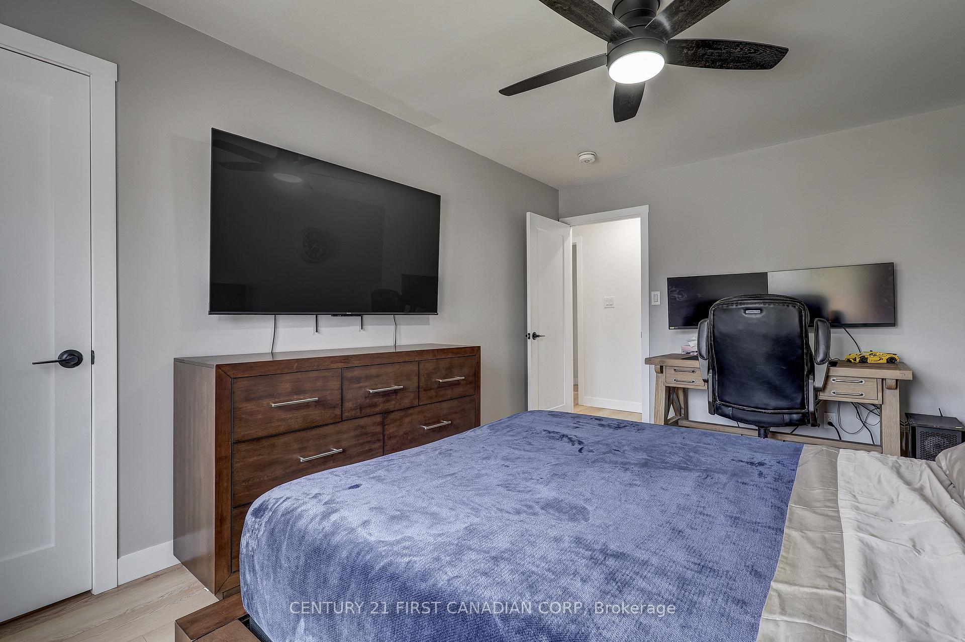 Photo 35 of 123 Hillsmount Crescent, London, South M — HOMEH