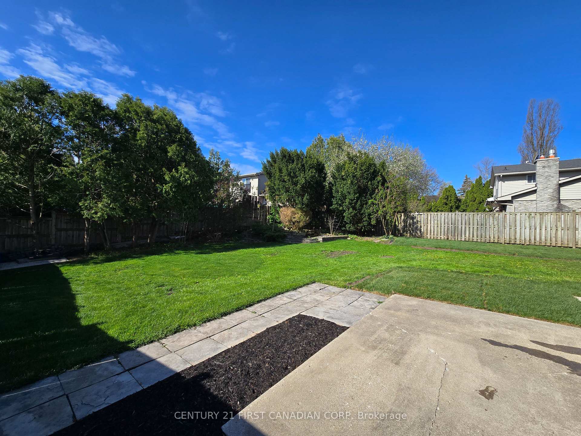Photo 47 of 123 Hillsmount Crescent, London, South M — HOMEH