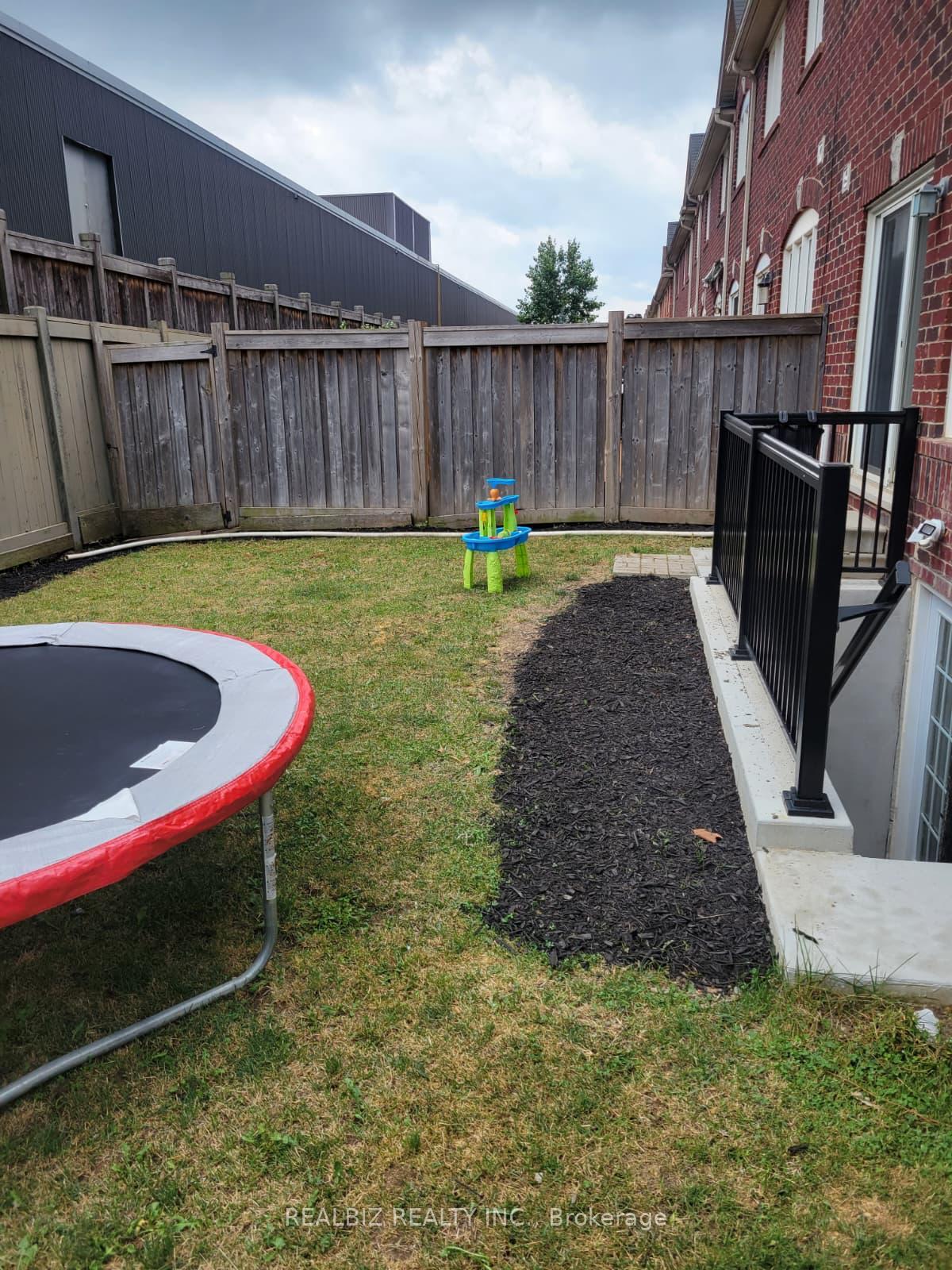 Photo 5 of 301 Chuchmach Close, Milton, Willmott — HOMEH
