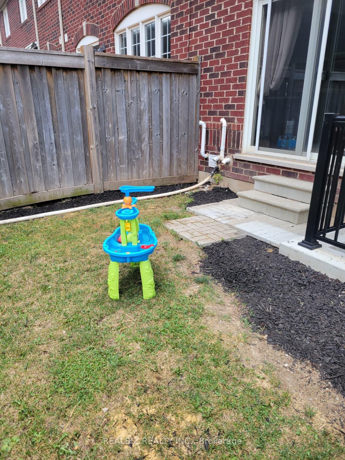 Photo 6 of 301 Chuchmach Close, Milton, Willmott — HOMEH