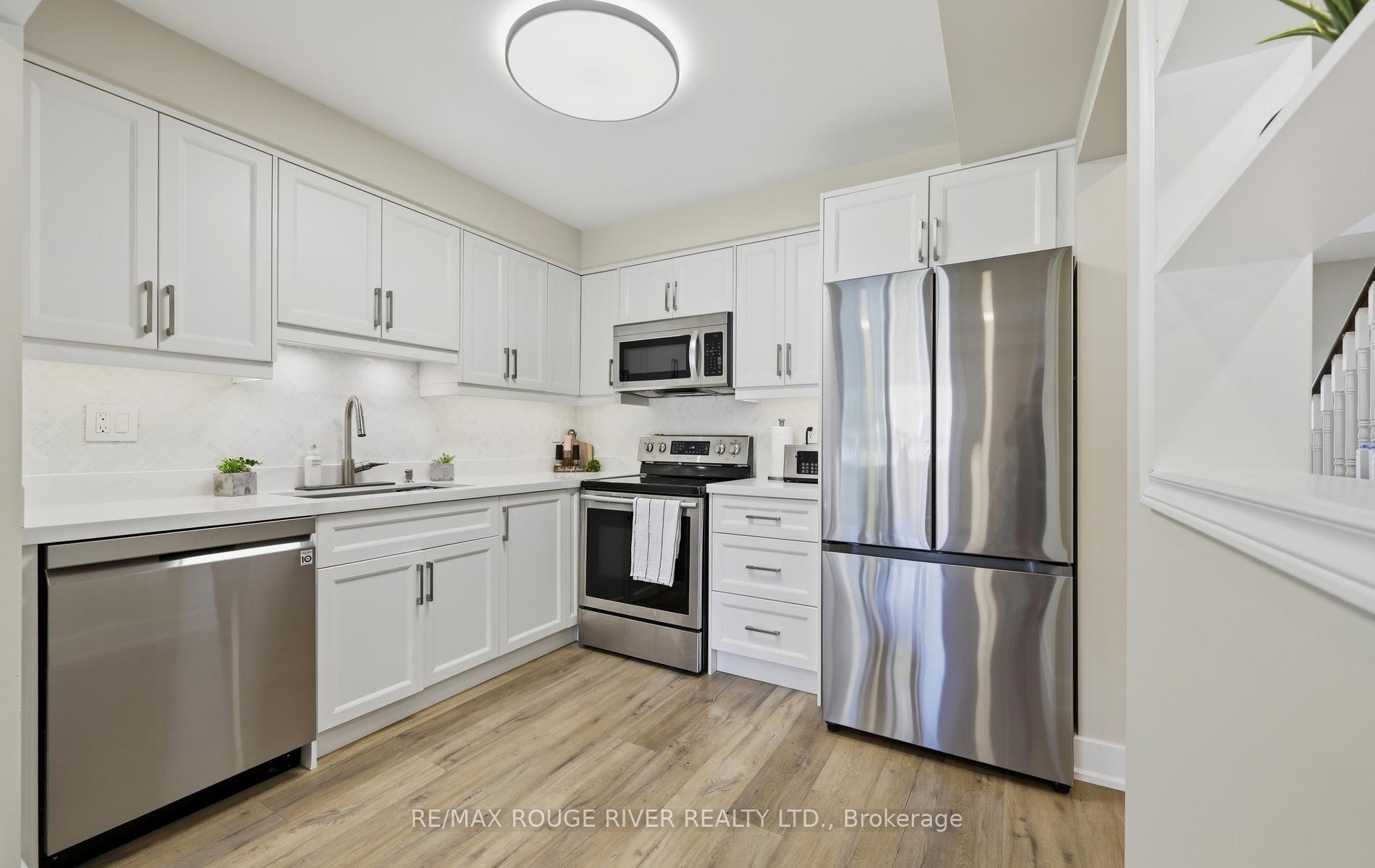Photo 13 of 79 Somerscales Drive, Clarington, Bowmanville — HOMEH