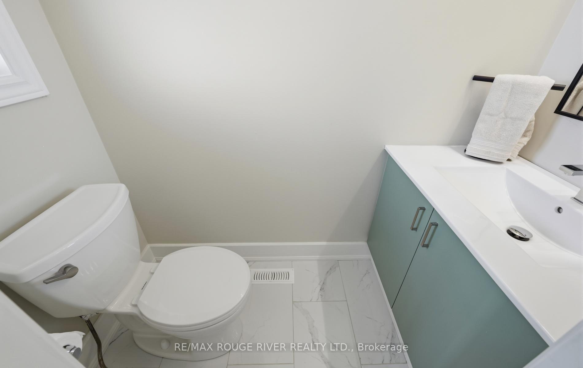 Photo 16 of 79 Somerscales Drive, Clarington, Bowmanville — HOMEH