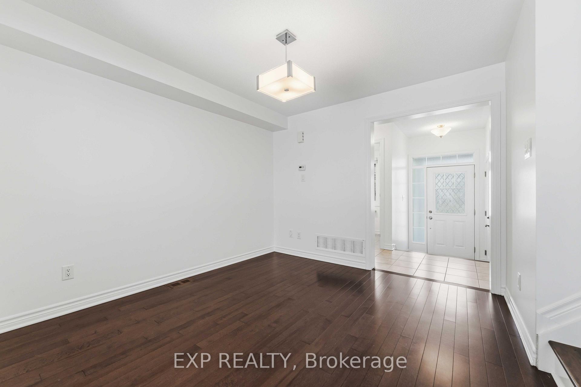 Photo 6 of 82 Buffalograss Crescent, Ottawa, Barrhaven - Half Moon Bay — HOMEH