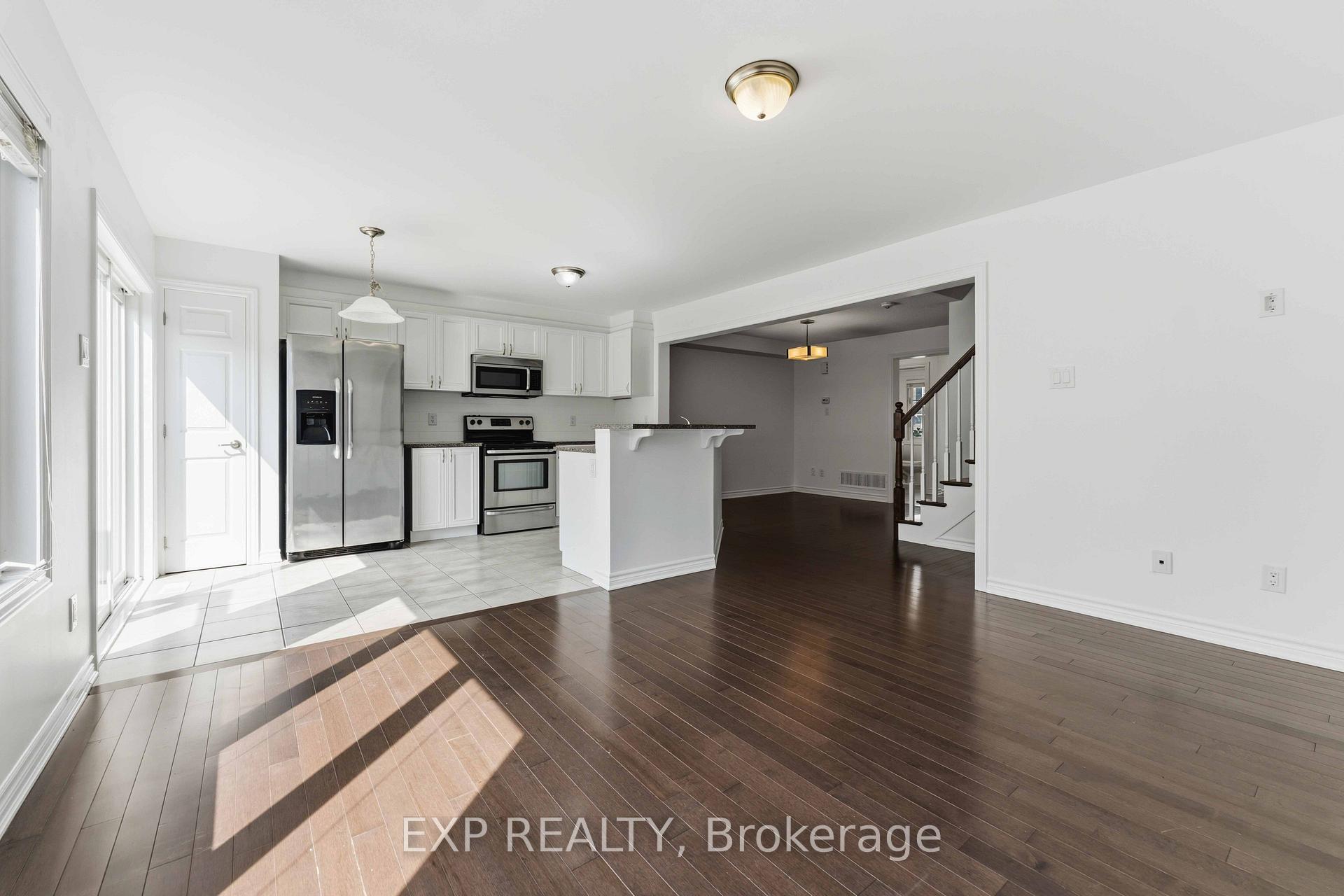 Photo 9 of 82 Buffalograss Crescent, Ottawa, Barrhaven - Half Moon Bay — HOMEH