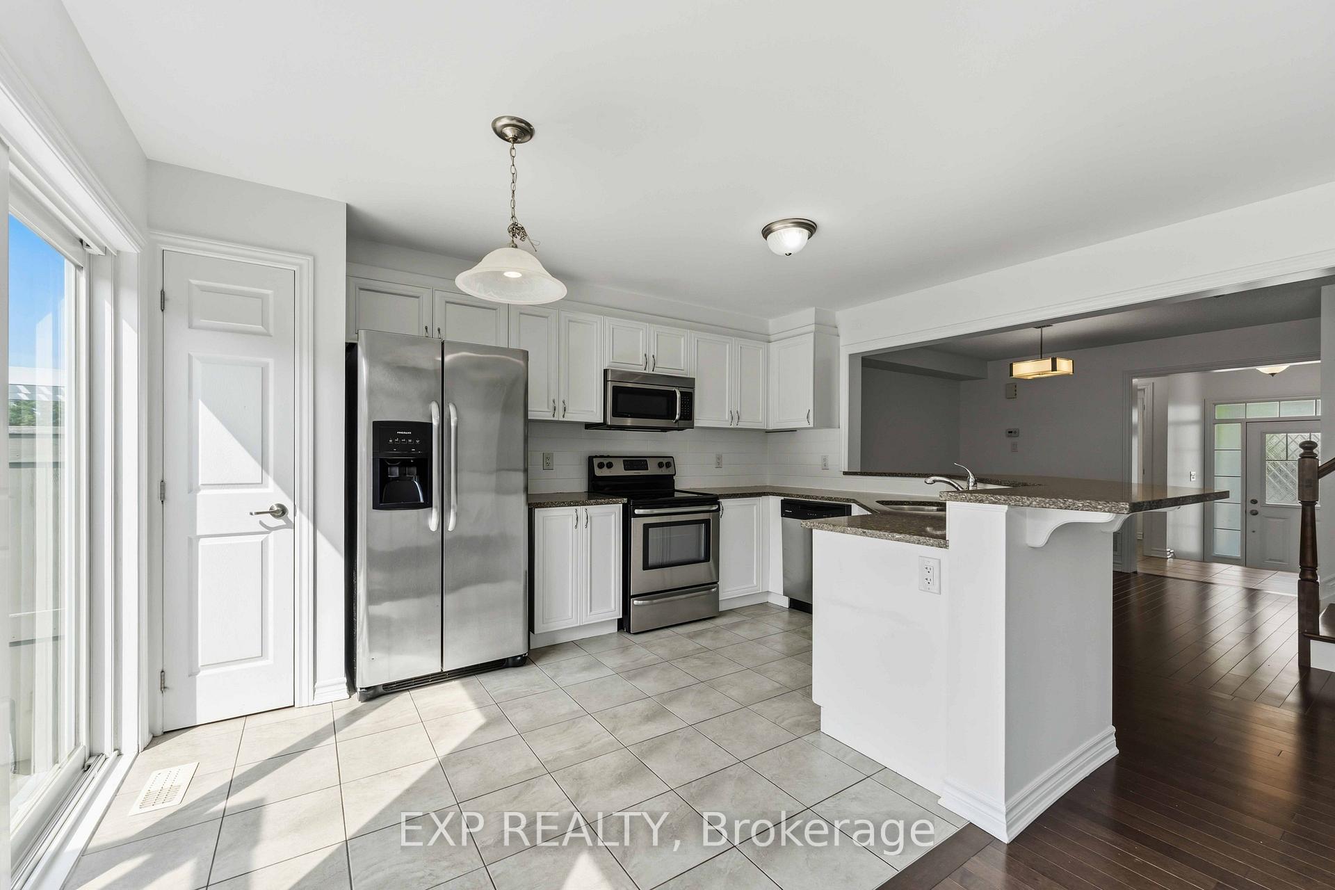 Photo 14 of 82 Buffalograss Crescent, Ottawa, Barrhaven - Half Moon Bay — HOMEH