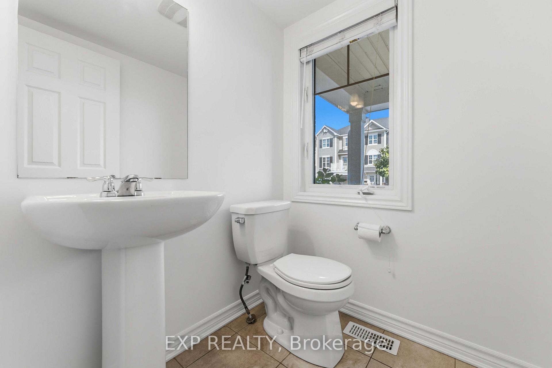Photo 16 of 82 Buffalograss Crescent, Ottawa, Barrhaven - Half Moon Bay — HOMEH