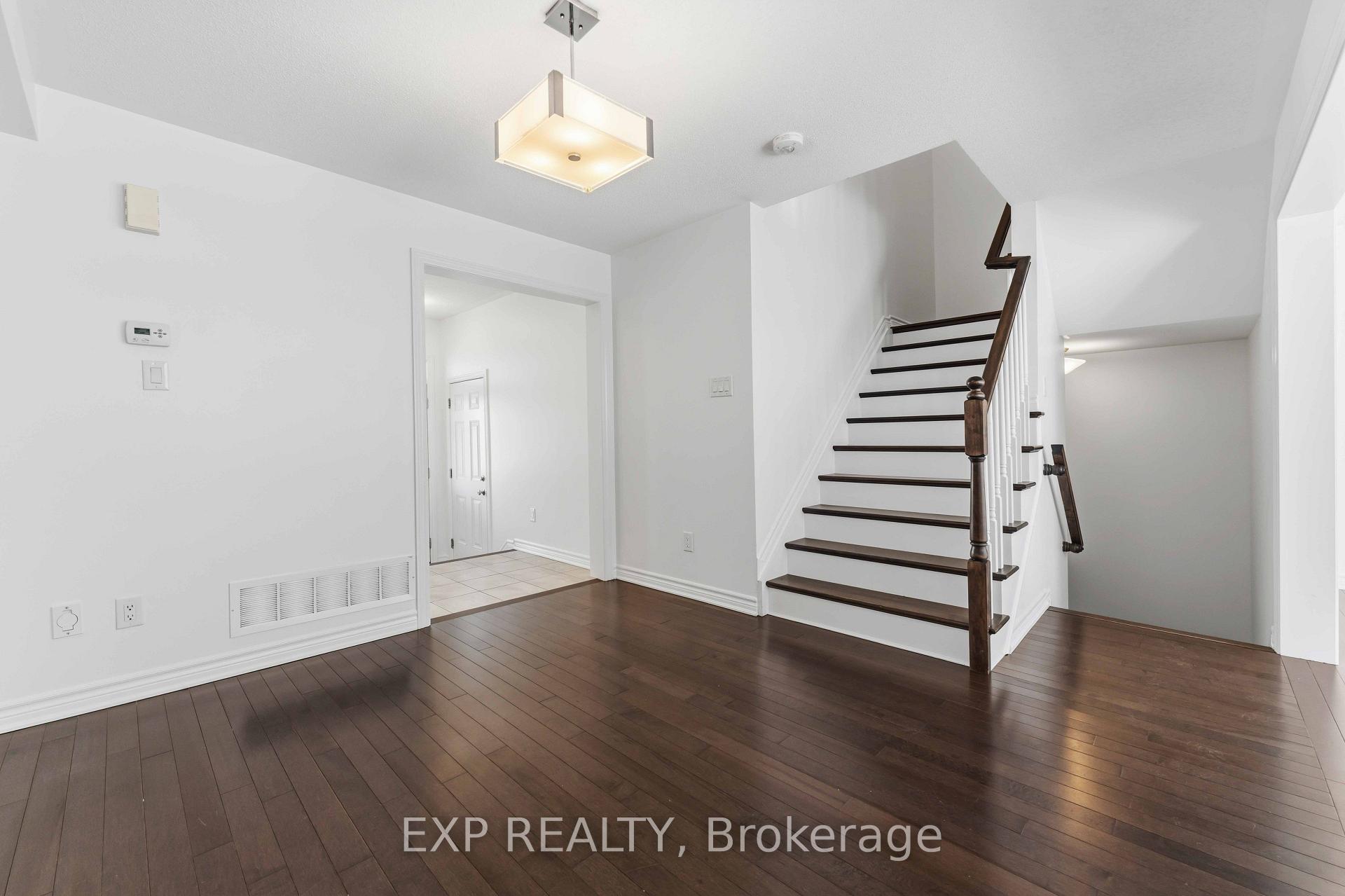 Photo 17 of 82 Buffalograss Crescent, Ottawa, Barrhaven - Half Moon Bay — HOMEH