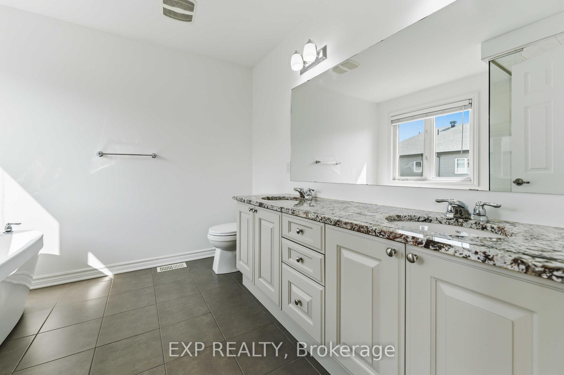 Photo 23 of 82 Buffalograss Crescent, Ottawa, Barrhaven - Half Moon Bay — HOMEH