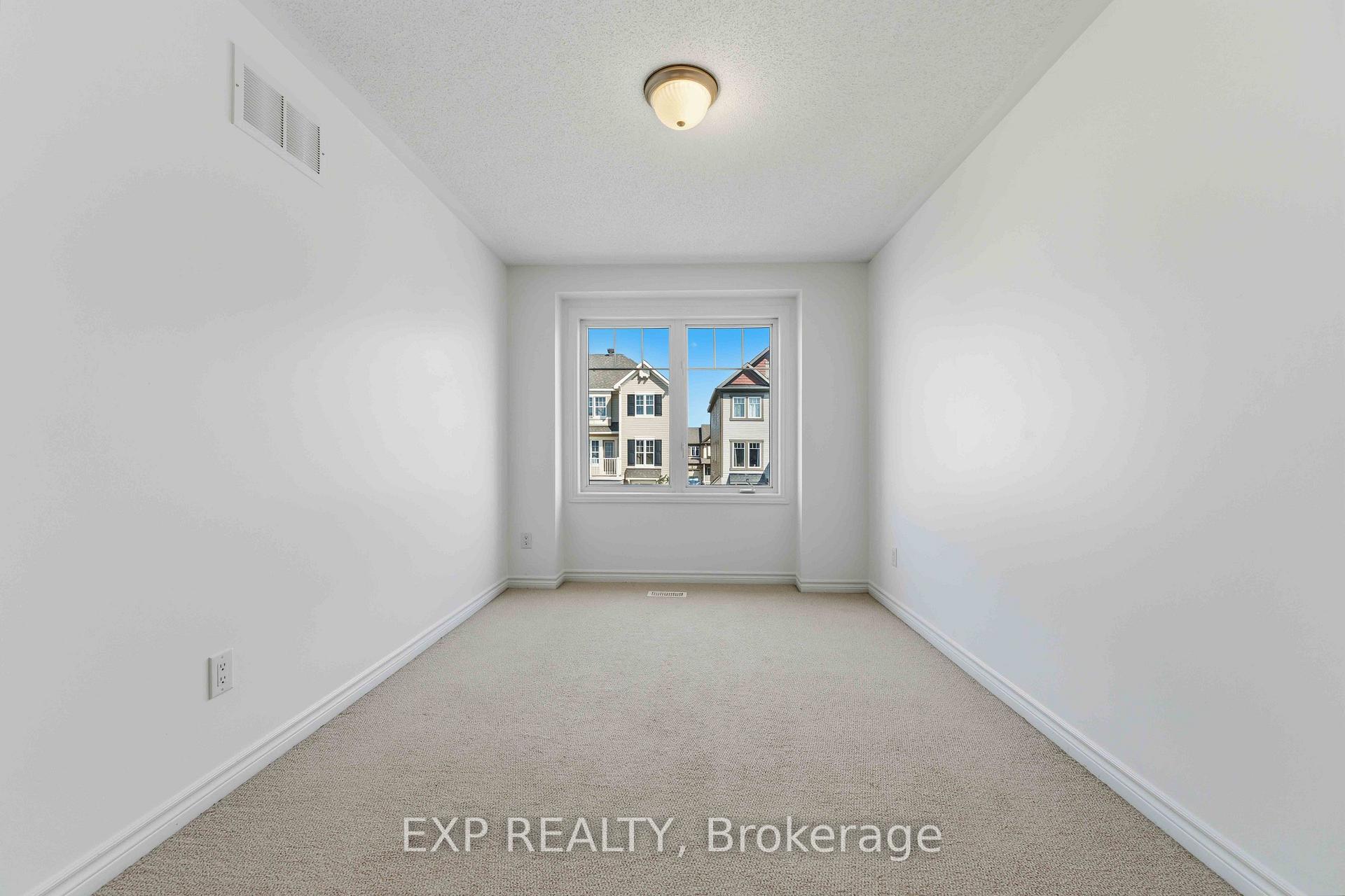 Photo 26 of 82 Buffalograss Crescent, Ottawa, Barrhaven - Half Moon Bay — HOMEH