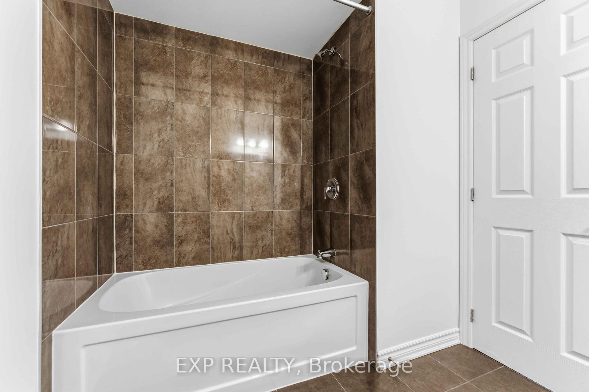 Photo 30 of 82 Buffalograss Crescent, Ottawa, Barrhaven - Half Moon Bay — HOMEH