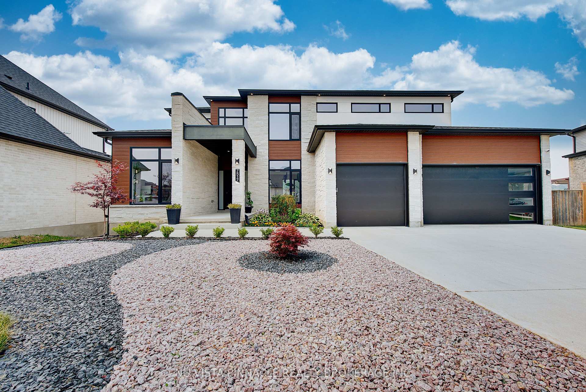 Photo 1 of 7517 Silvercreek Crescent, London, South V — HOMEH