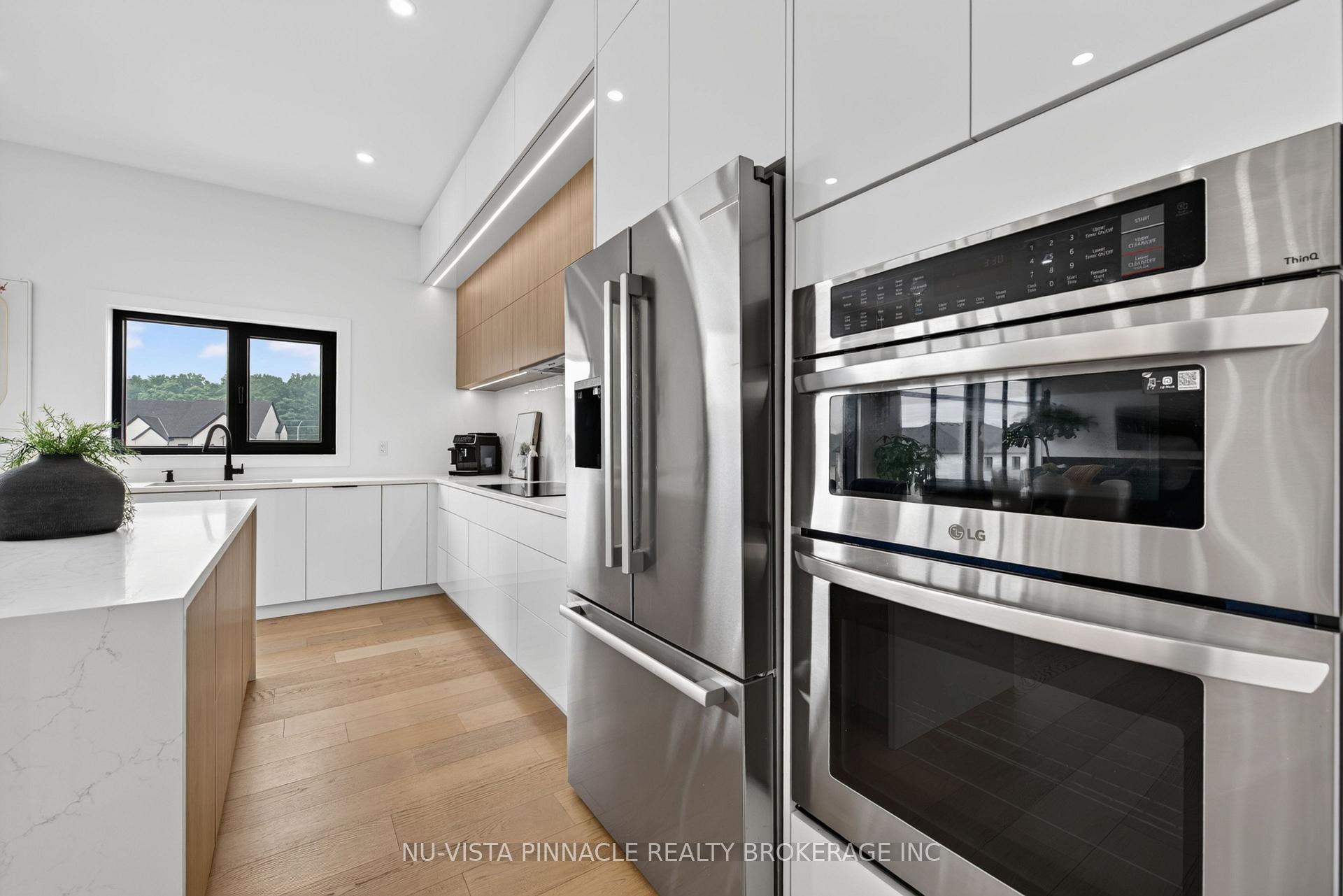 Photo 13 of 7517 Silvercreek Crescent, London, South V — HOMEH