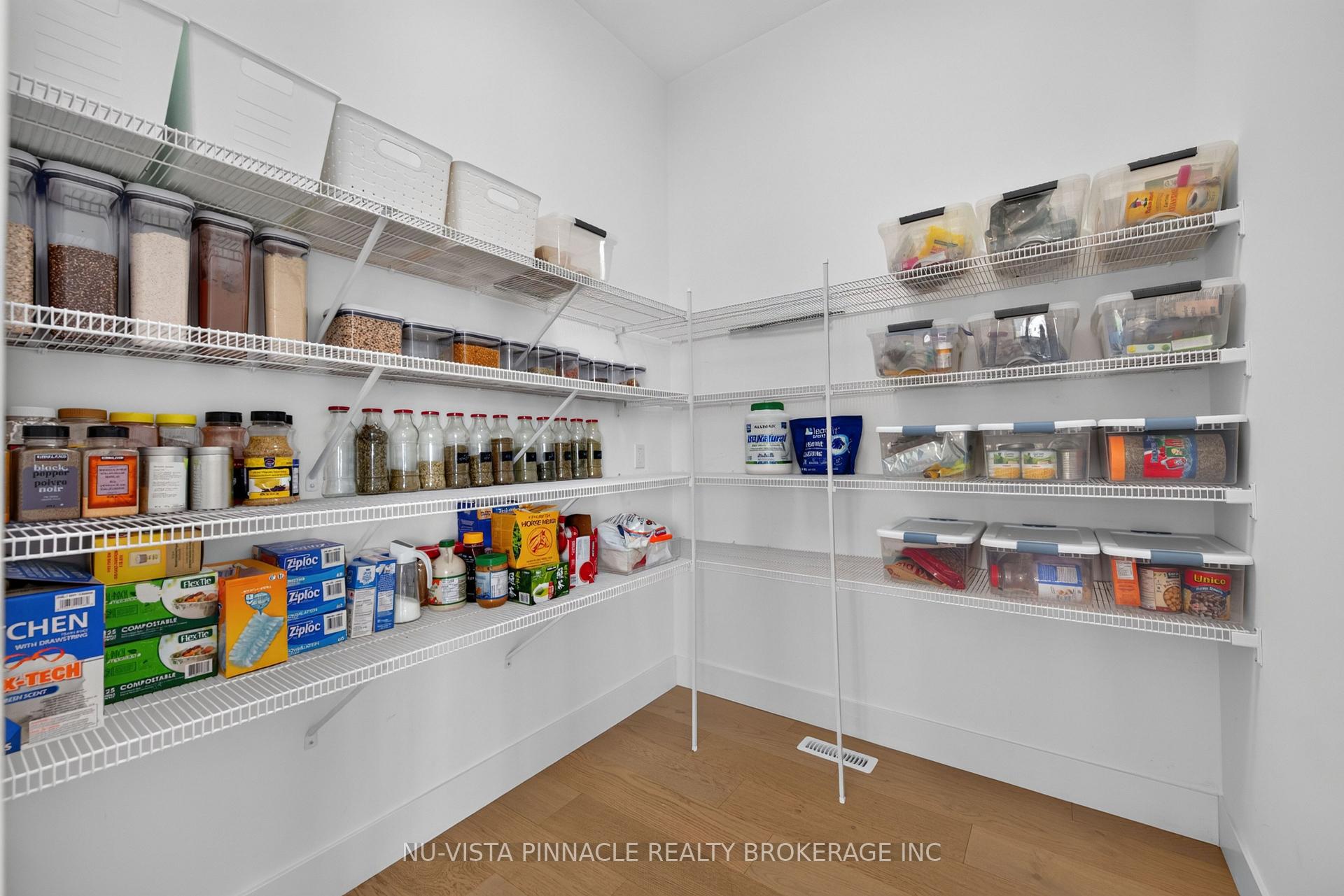 Photo 14 of 7517 Silvercreek Crescent, London, South V — HOMEH