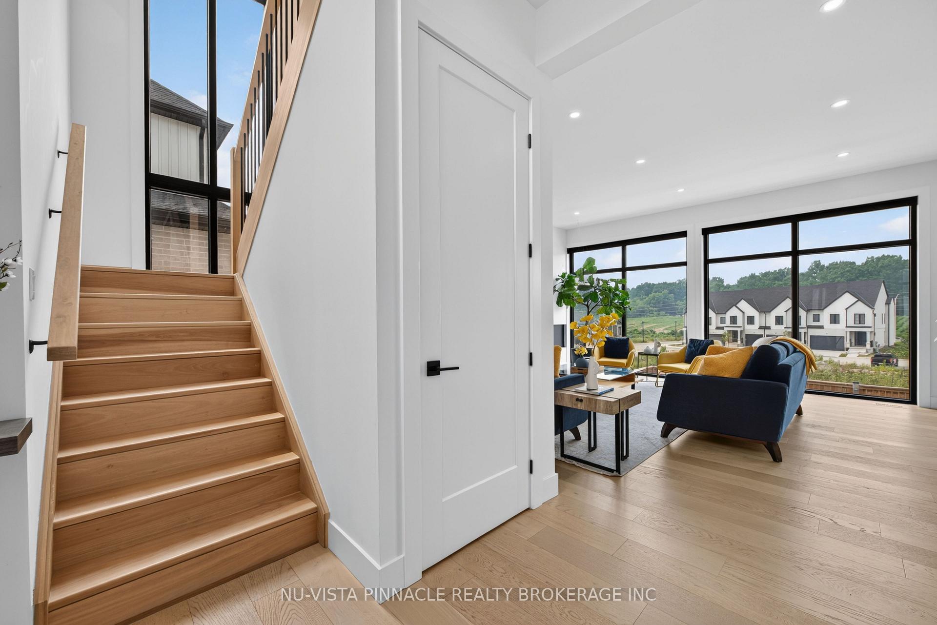 Photo 20 of 7517 Silvercreek Crescent, London, South V — HOMEH