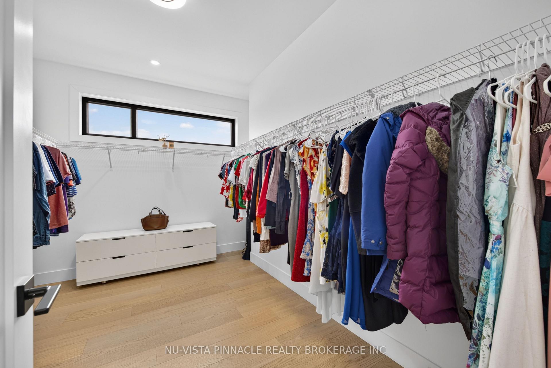 Photo 35 of 7517 Silvercreek Crescent, London, South V — HOMEH