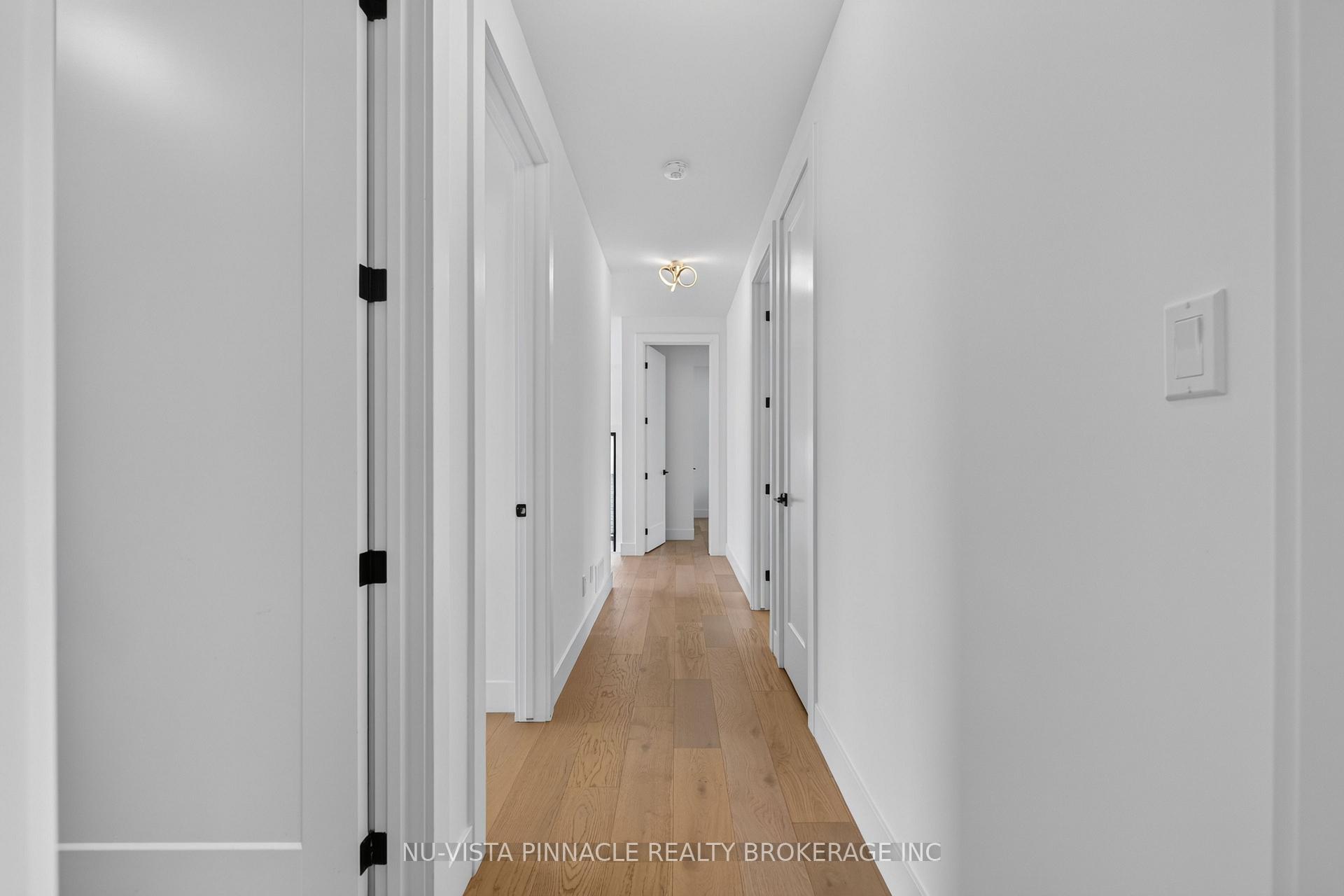 Photo 38 of 7517 Silvercreek Crescent, London, South V — HOMEH