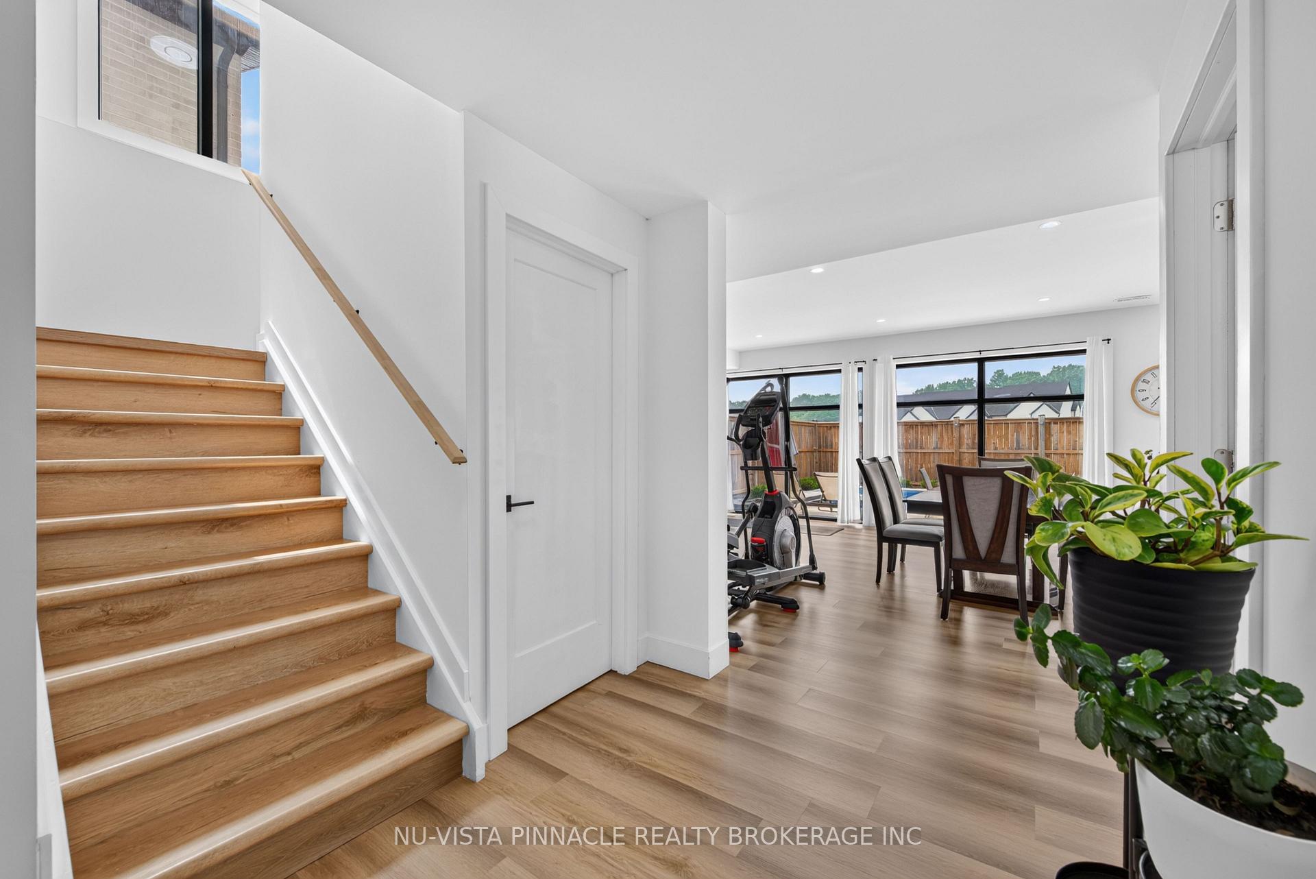 Photo 41 of 7517 Silvercreek Crescent, London, South V — HOMEH