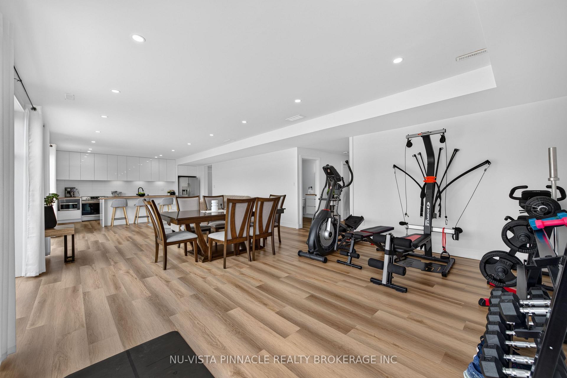 Photo 46 of 7517 Silvercreek Crescent, London, South V — HOMEH