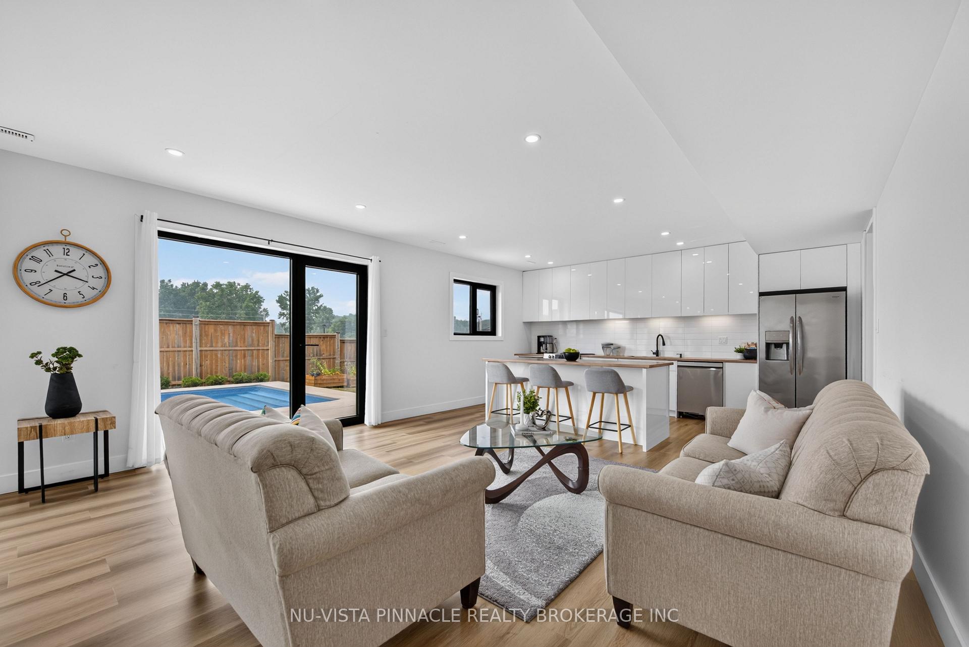 Photo 47 of 7517 Silvercreek Crescent, London, South V — HOMEH