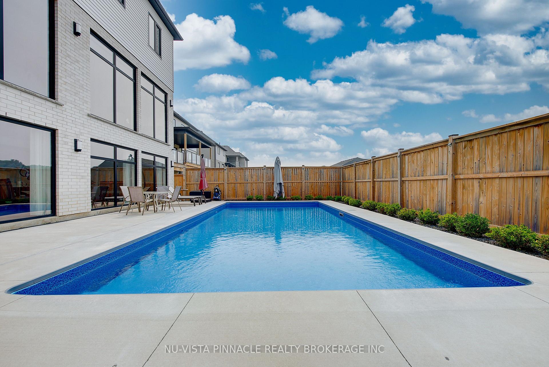 Photo 57 of 7517 Silvercreek Crescent, London, South V — HOMEH