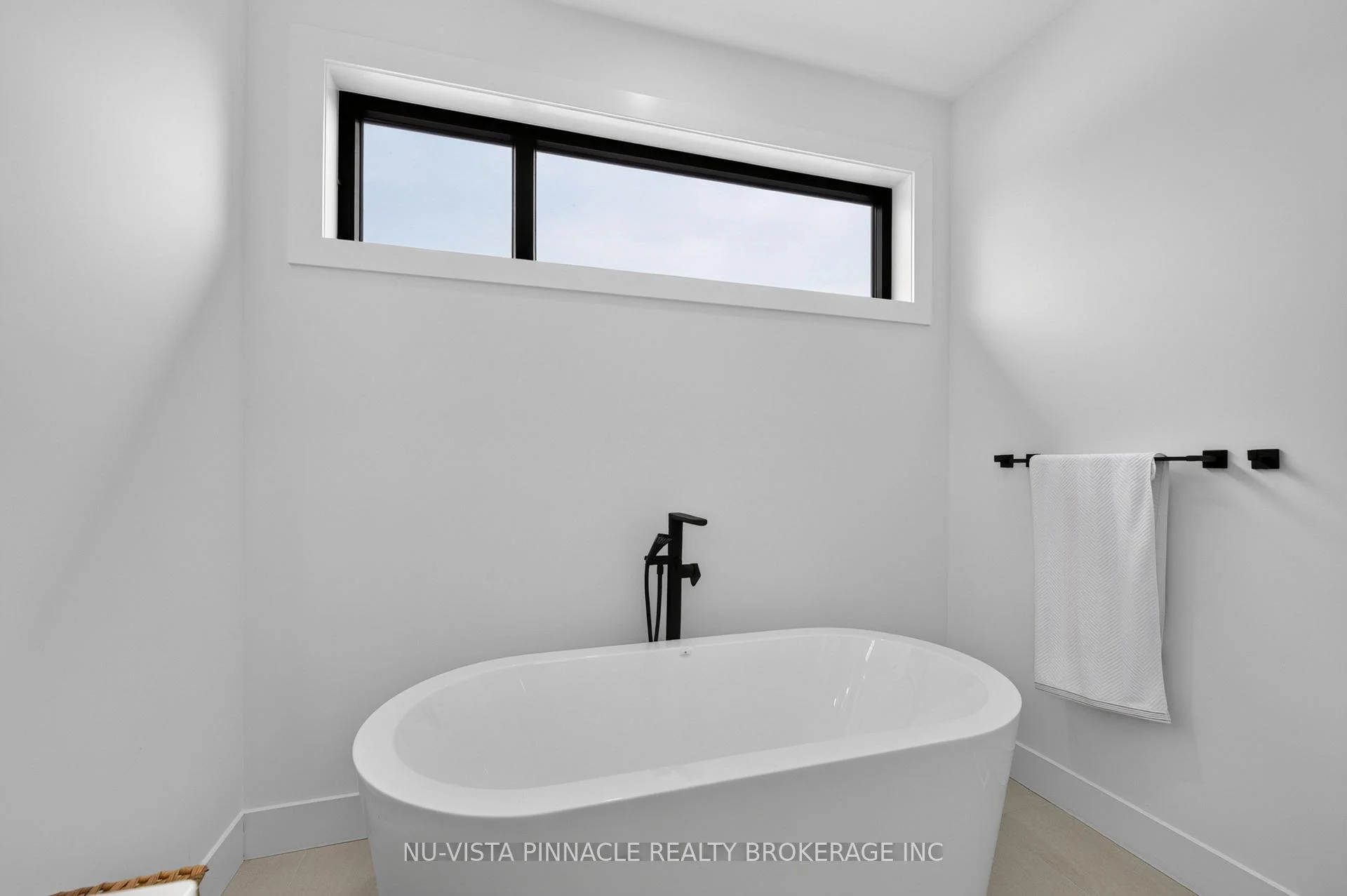 Photo 40 of 7517 Silvercreek Crescent, London, South V — HOMEH