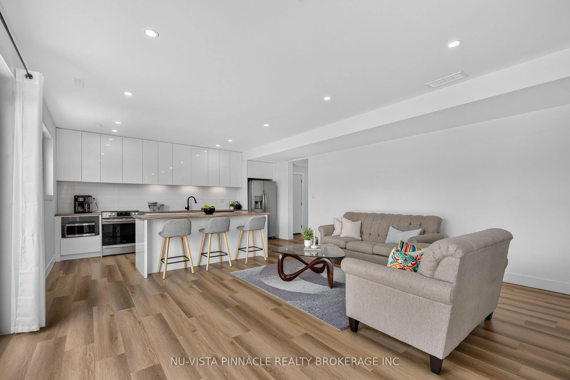 Photo 50 of 7517 Silvercreek Crescent, London, South V — HOMEH