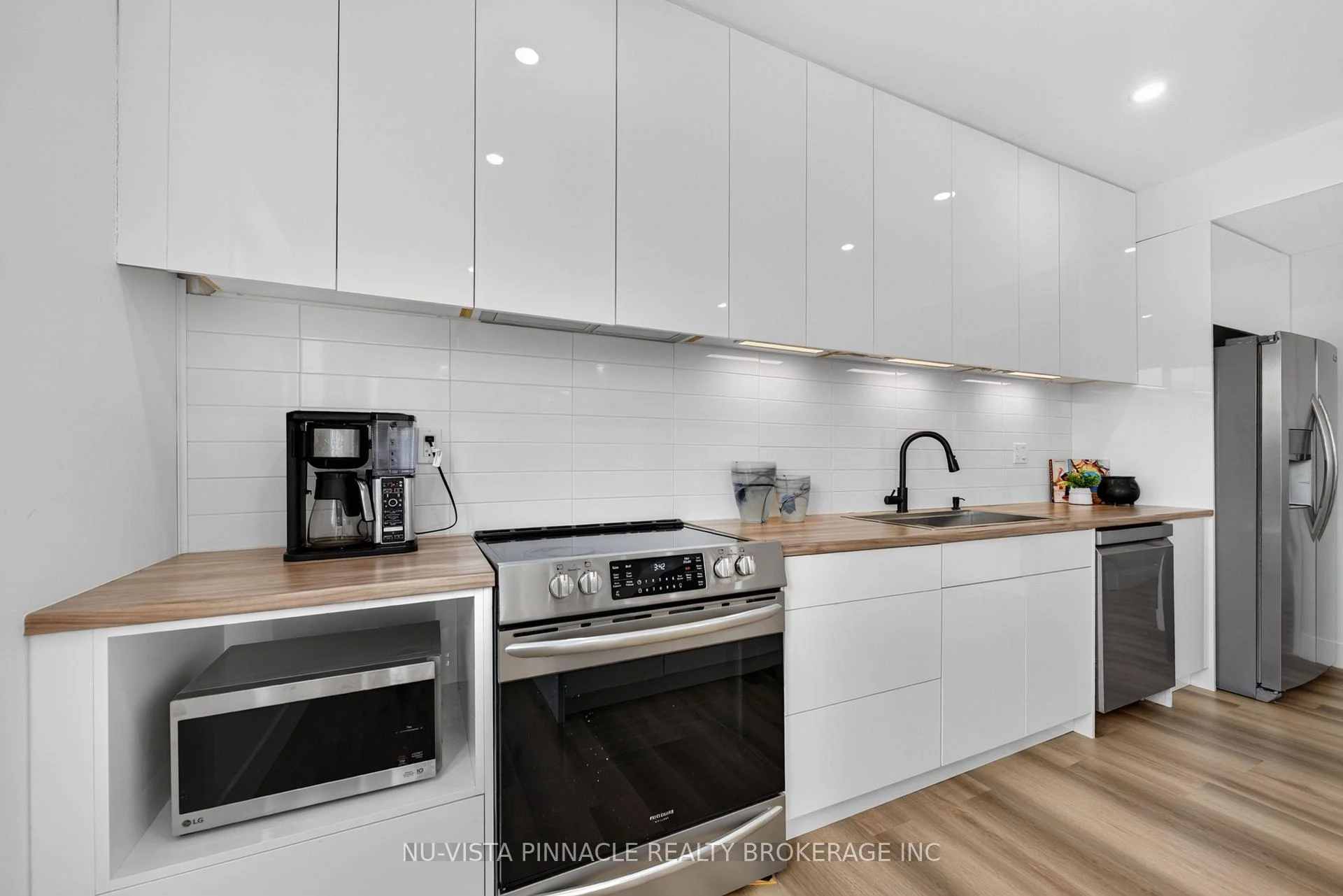 Photo 52 of 7517 Silvercreek Crescent, London, South V — HOMEH