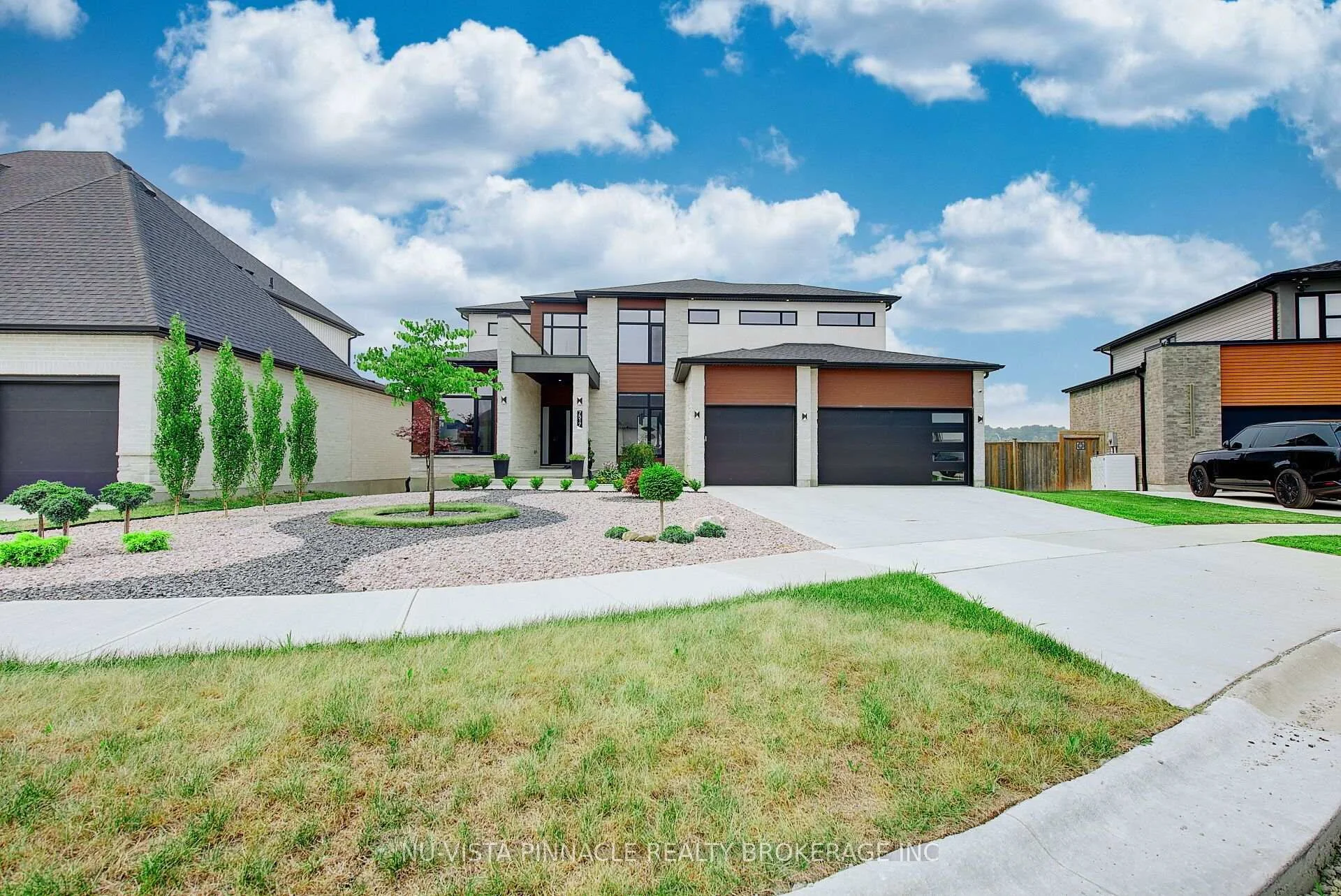 Photo 65 of 7517 Silvercreek Crescent, London, South V — HOMEH