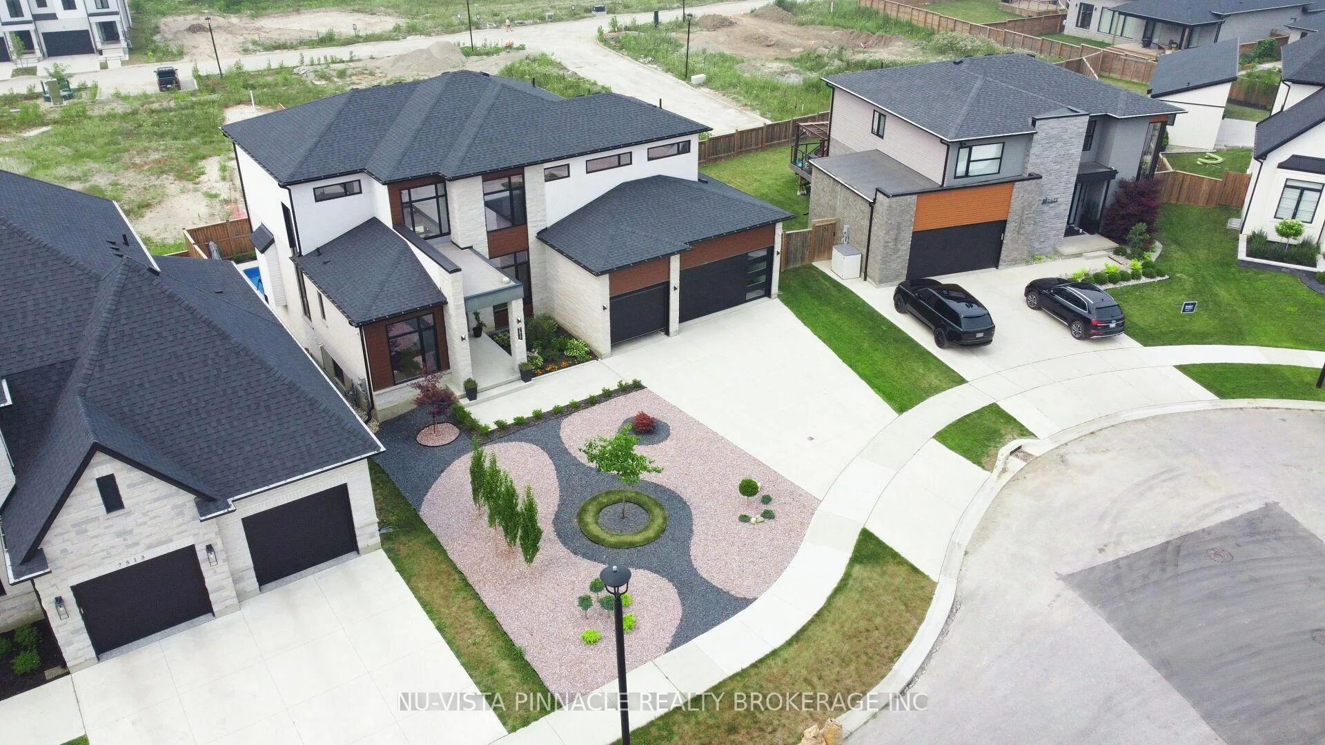 Photo 67 of 7517 Silvercreek Crescent, London, South V — HOMEH
