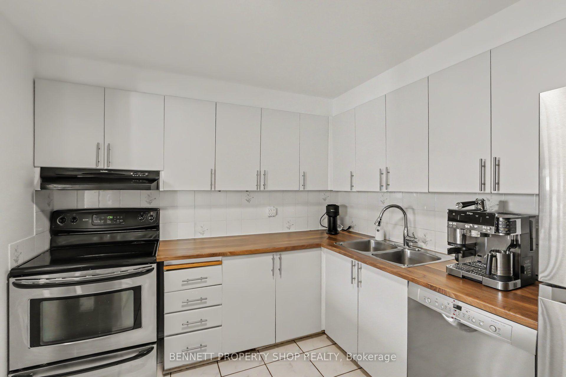 Photo 5 of Unit B, 2 Maple Ridge Crescent, Ottawa, Barrhaven - Pheasant Run — HOMEH