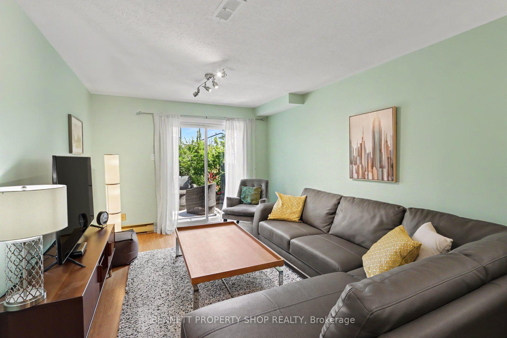 Photo 7 of Unit B, 2 Maple Ridge Crescent, Ottawa, Barrhaven - Pheasant Run — HOMEH