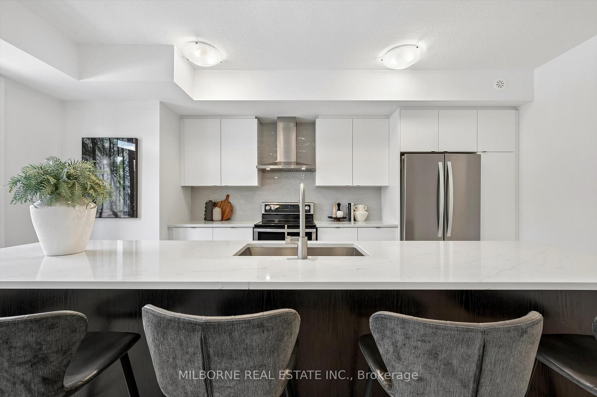 Photo 10 of 34 Thatcher Drive, Guelph, Kortright East — HOMEH